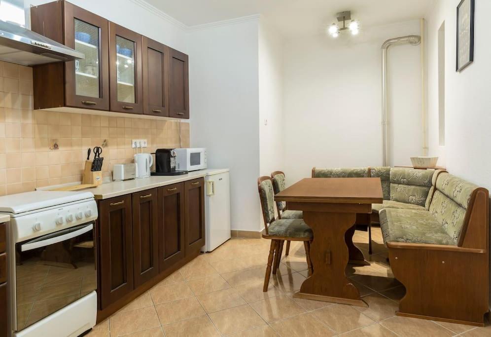 B333 Apartment - In The Heart Of The City Budapest Exteriör bild