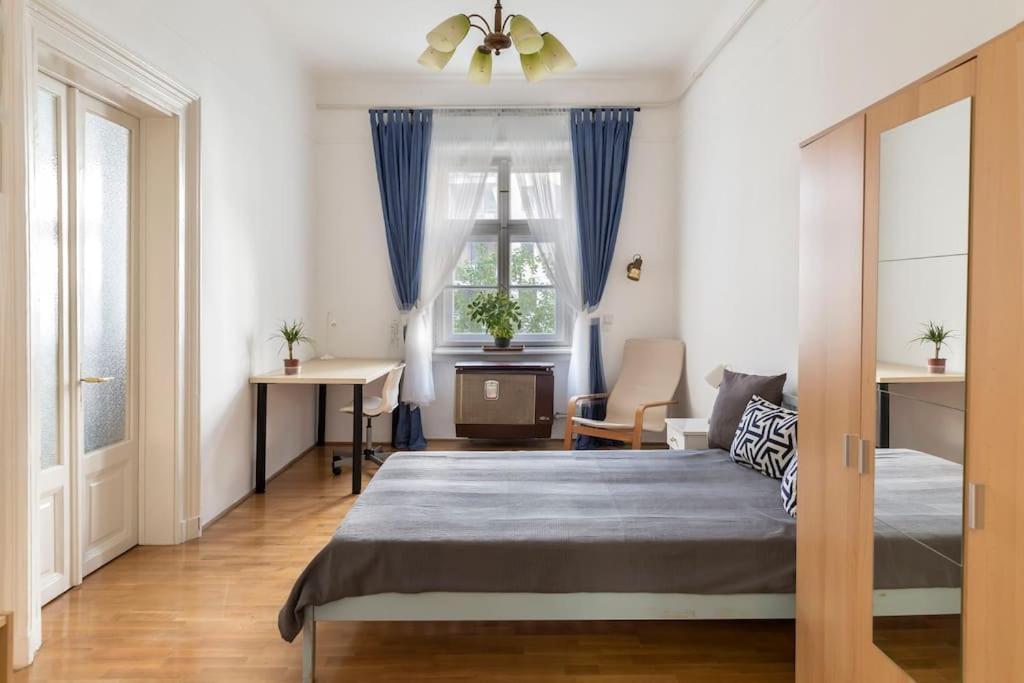 B333 Apartment - In The Heart Of The City Budapest Exteriör bild