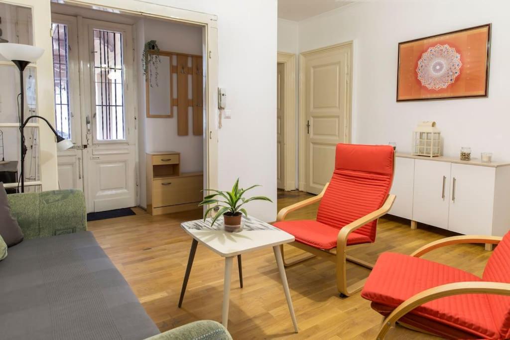 B333 Apartment - In The Heart Of The City Budapest Exteriör bild